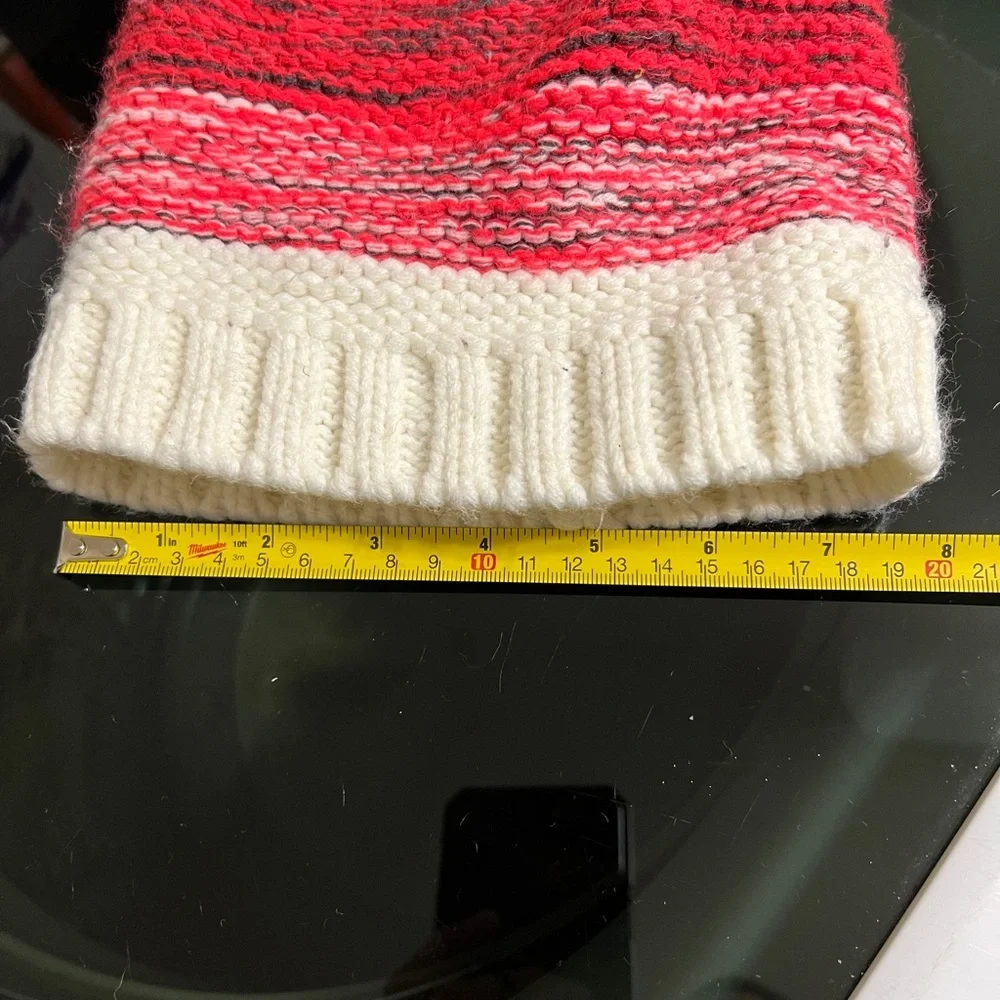 Thinsulate fleece lined winter‎ hat with red/pink striped with white pompom